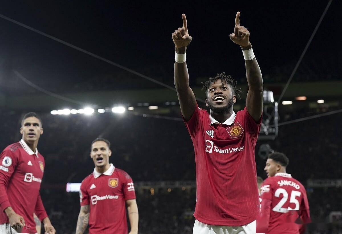 曼联踢出进攻最流畅一战 中场两将实现自我救赎_比赛_弗雷德_热刺