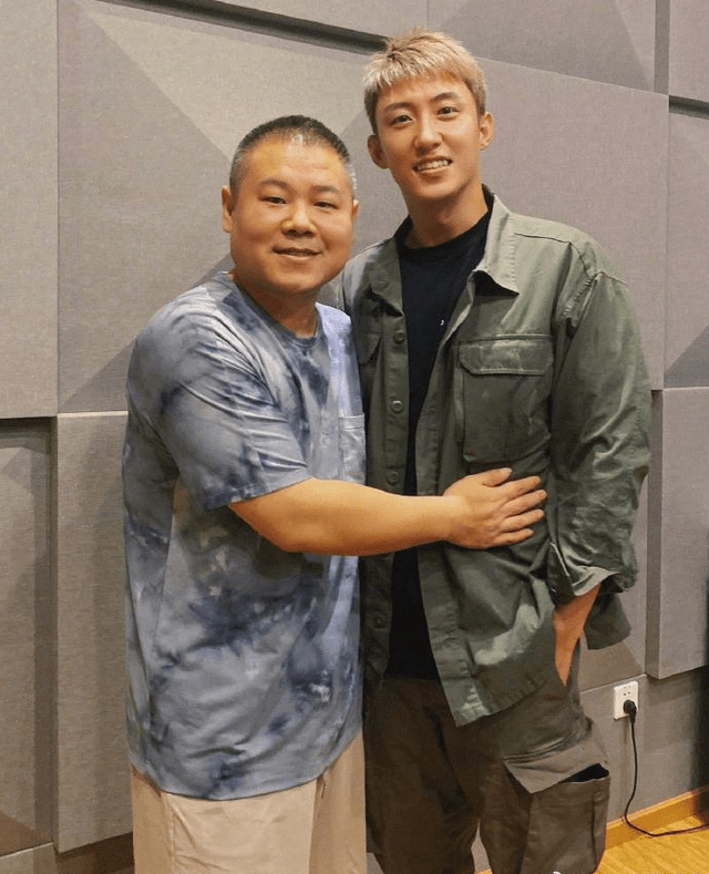 贾玲新戏又胖了,沈腾瘦身成功,徐峥肚子胖成半月形_身材_变化_体重