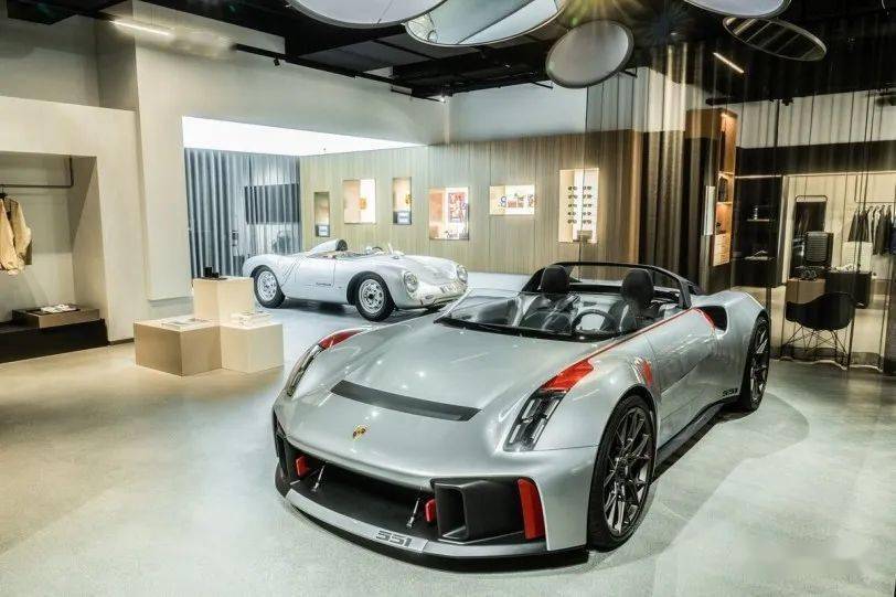 【首家品牌专卖店】Porsche在斯图加特开设全球首间品牌专卖店_搜狐汽车_搜狐网