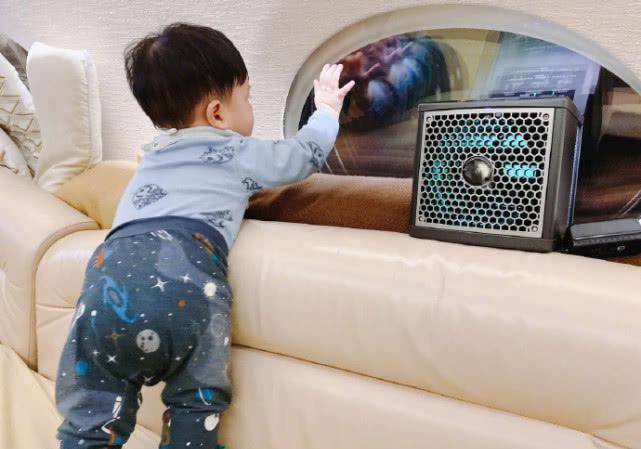 父子久别安以轩担忧儿子叫爸爸“叔叔”，晒一家三口合照幸福满满