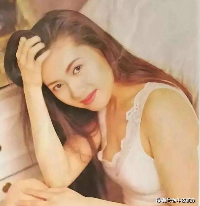 港风女神气质_港风妆容穿搭风格_那些年港片女神的风采