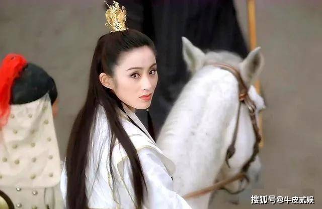 那些年港片女神的风采_港风妆容穿搭风格_港风女神气质