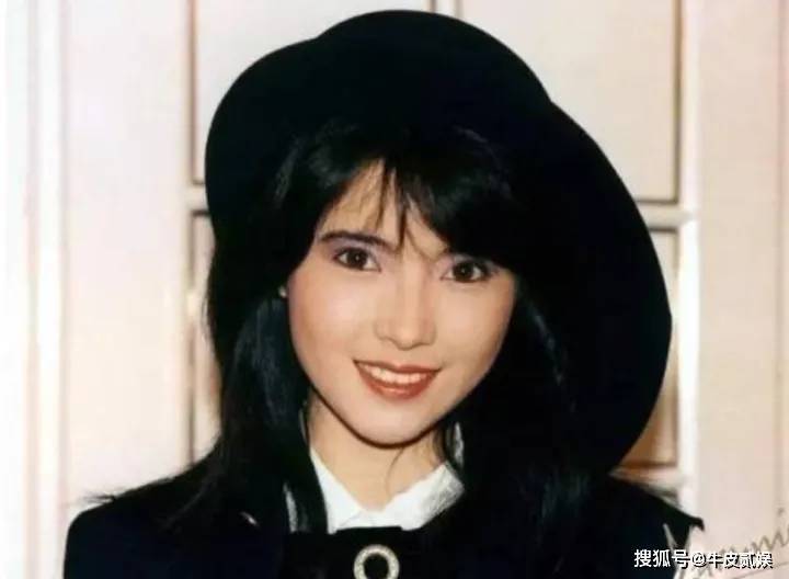 那些年港片女神的风采_港风女神气质_港风妆容穿搭风格