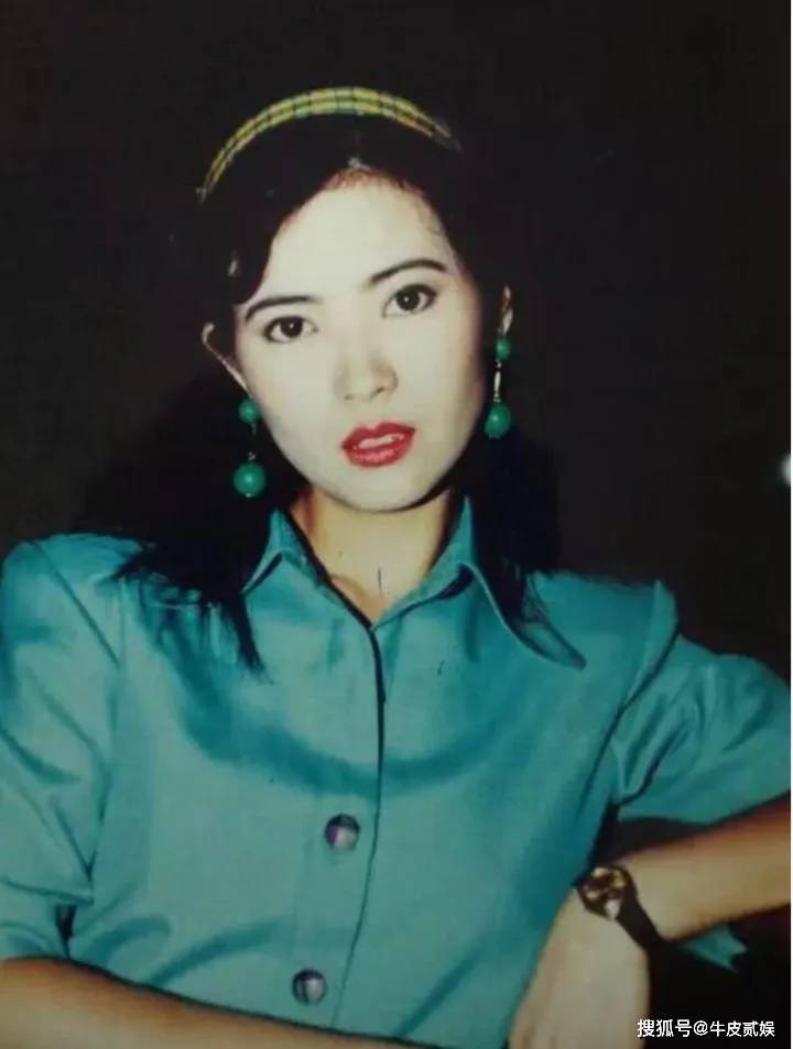 港风女神气质_港风妆容穿搭风格_那些年港片女神的风采