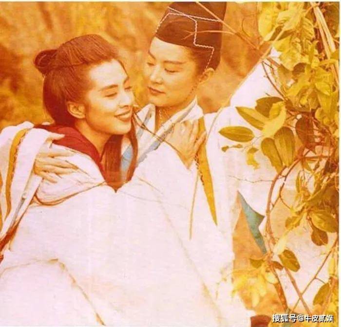 那些年港片女神的风采_港风女神气质_港风妆容穿搭风格
