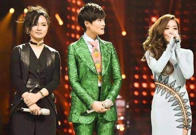 05届06届超女现状对比,李宇春一骑绝尘,尚雯婕被许飞狠撕_天娱_比赛