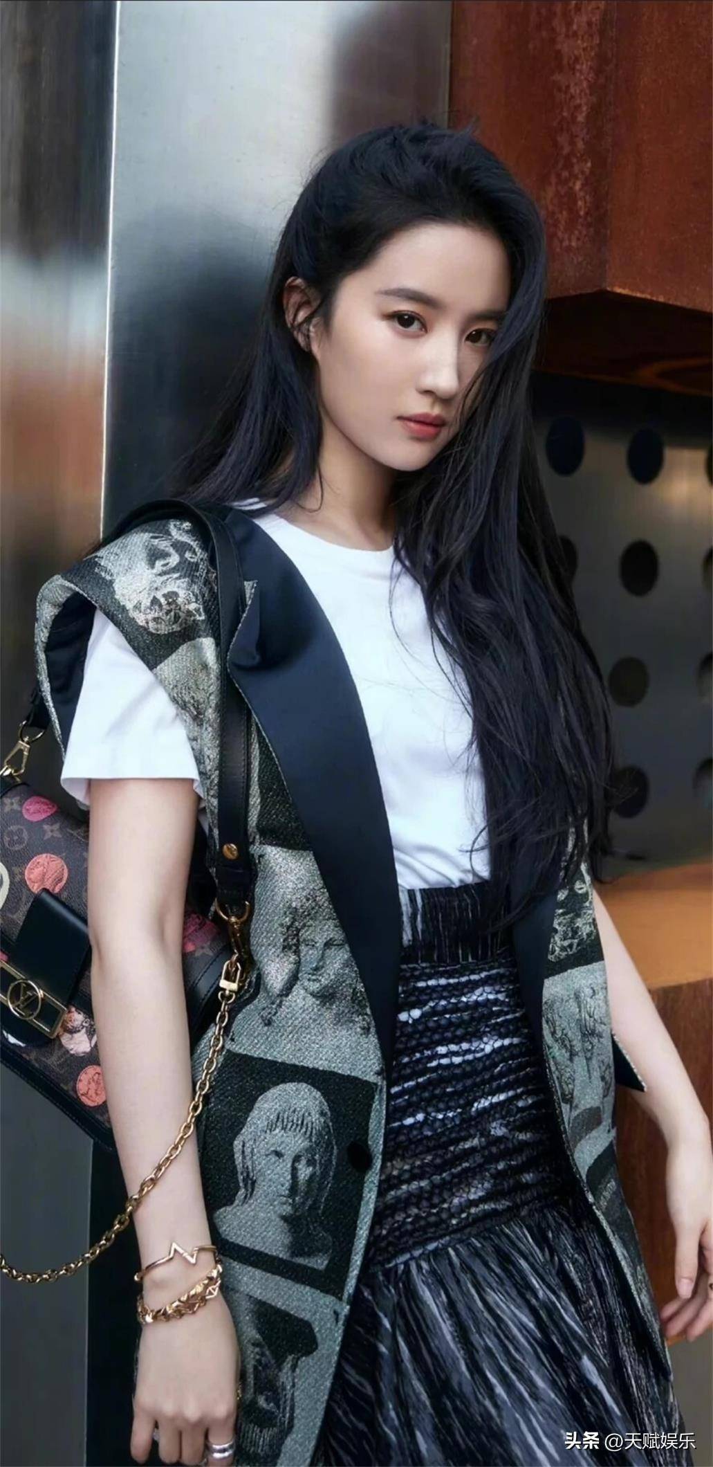 明星影视演员,歌手刘亦菲穿搭写真照合集《一》_相片_交流_侵权