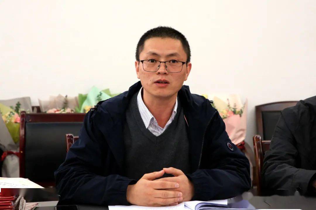 平阳中学一批新老师拜师了_教育_师父_教学水平