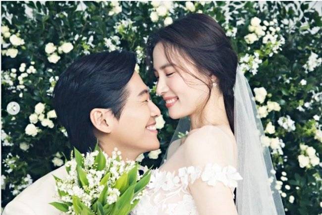 南宫珉与小12岁的老婆陈雅凛相识于2015年,当时因为短篇电影《light