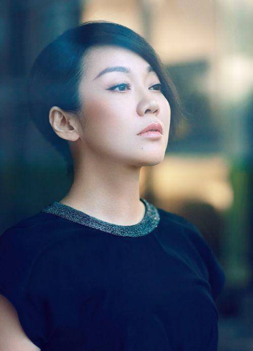 闫妮的任性情感,和前男友分手后又恋上小鲜肉,49岁活得够潇洒_佟湘玉