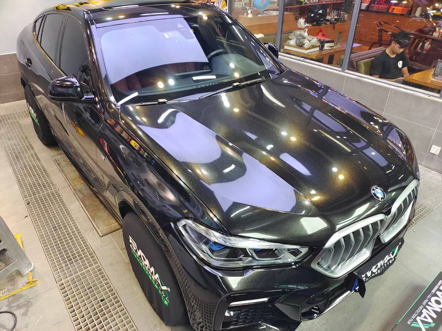 这个颜色上车效果出乎意料的#宝马x6改色闪钻曜石黑案例