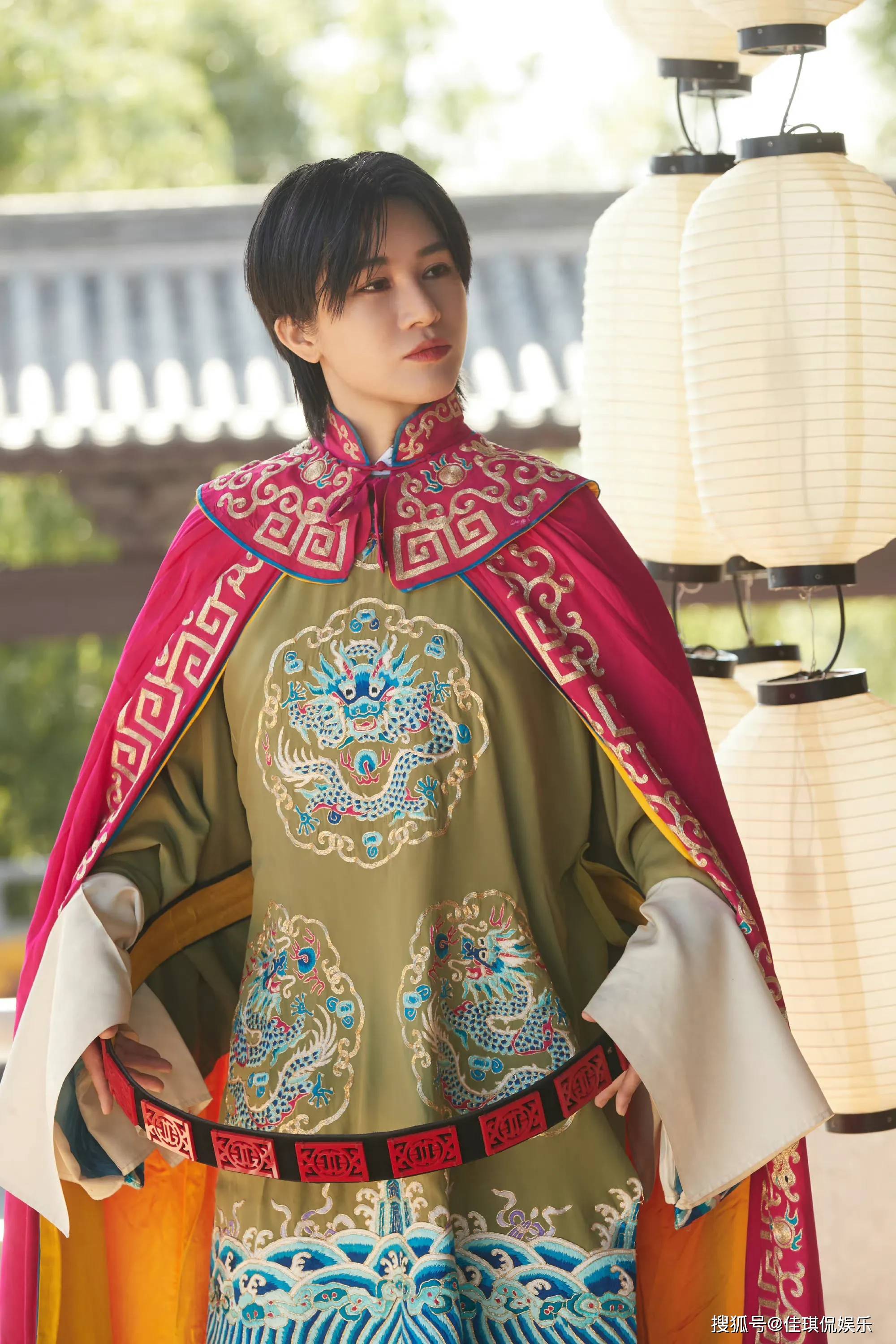 尚雯婕扮演107岁佘太君扮相惊艳气场强大部分网友却不满意