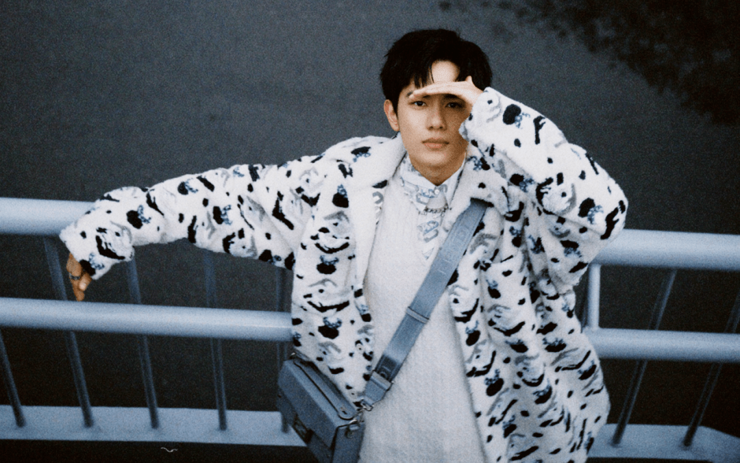 目前,胡先煦的待播作品有有韩三平担任艺术总监,宋新棋执导的电影《瞧