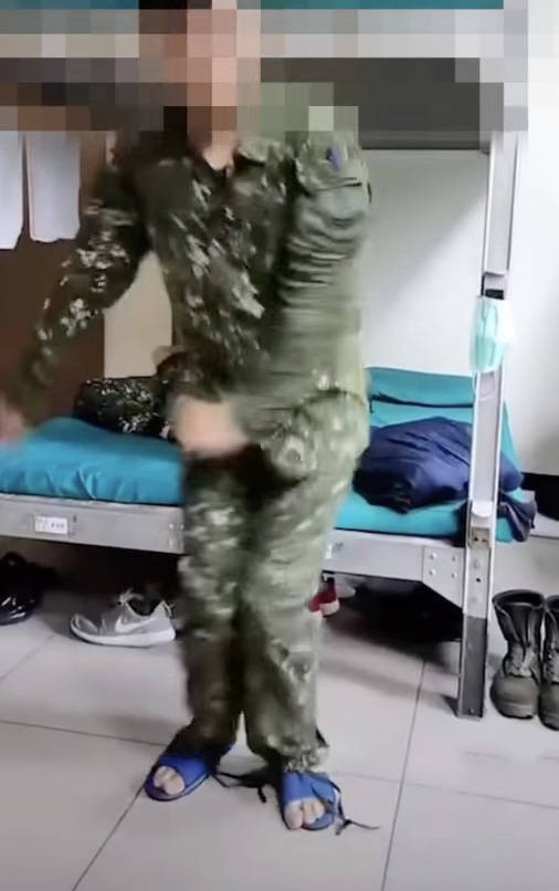 台军士兵再惹争议：有人执勤时睡觉，有人录抽烟短视频