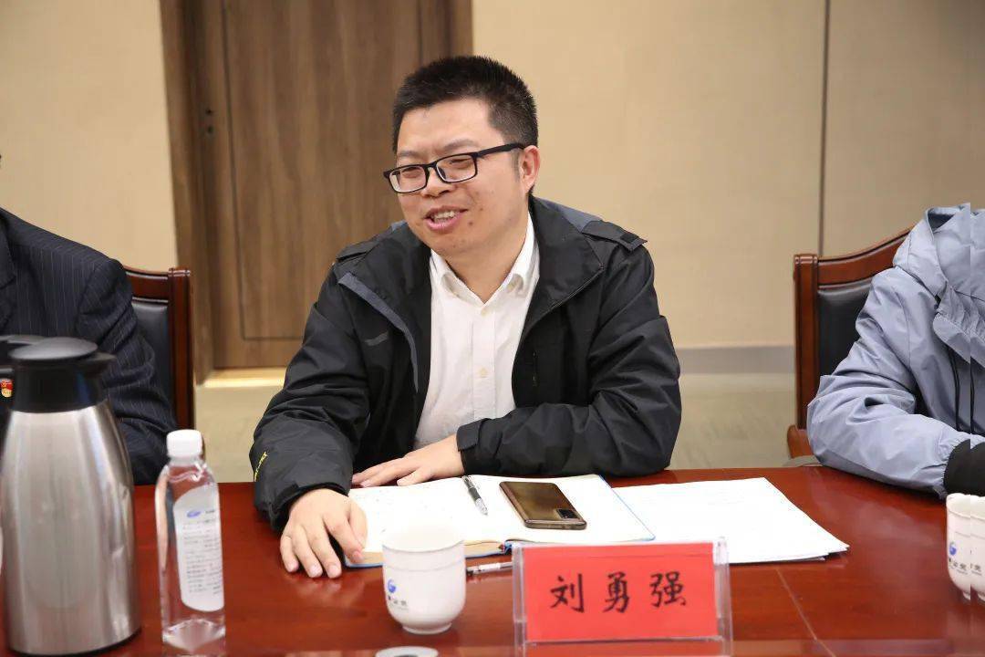 数字体验官刘勇强济南公交以人为本,从人民的获得感出发,坚持绿色低碳