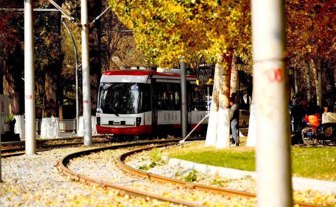 入镜《人世间》的长春54路有轨电车高颜值路段,成今秋新网红_铁轨