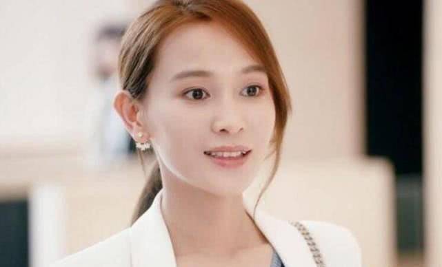 《安家》中的美女演员,饰演拜金女被骂惨,如今28岁却还是单身_海铃