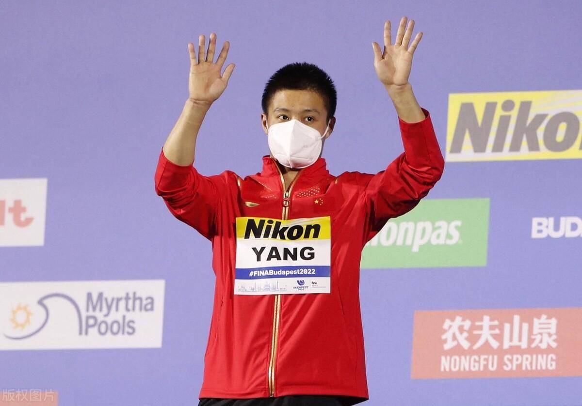 跳水世界杯杨健杨昊包揽10米台冠亚军,中国队8金4银收官!