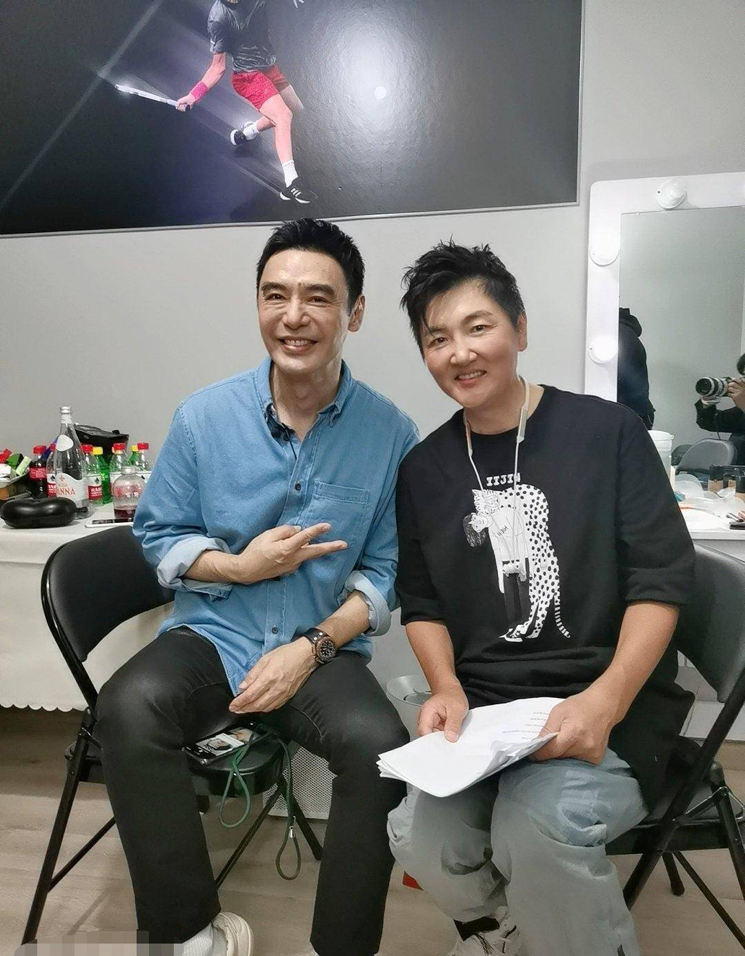 51岁孙楠近照瘦太多,下巴变尖比以前还帅,网友:像钟镇涛儿子_状态