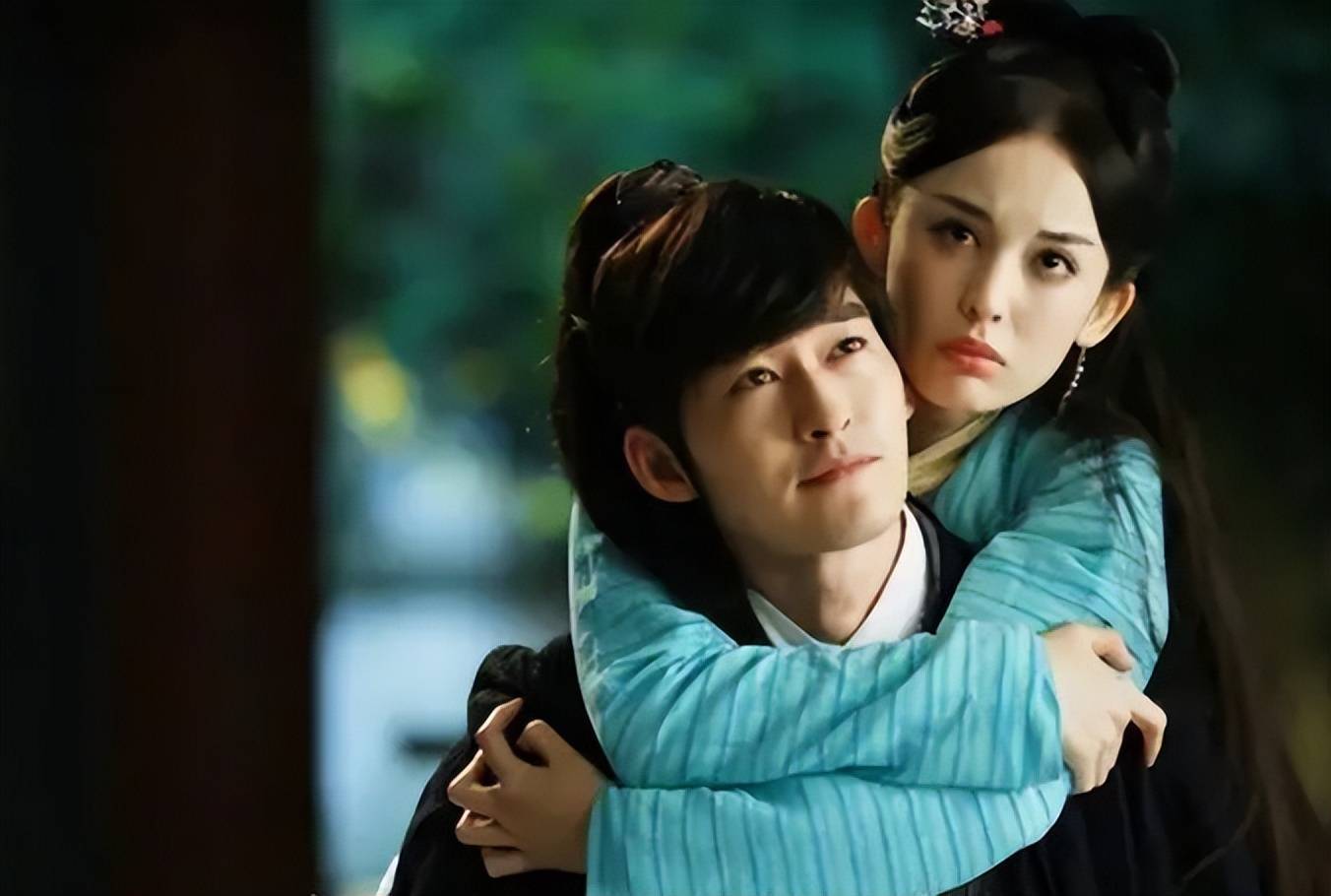 张翰的绯闻炒作,热度不差,不过作品热度和口碑一般,远不如刘诗诗当年