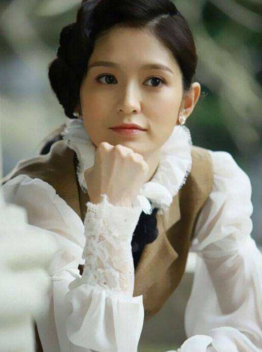 的概念是评价较高但不张扬,比较起人气颇高的《风云年代》,《借枪》