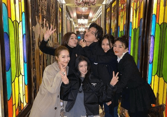 王大陆蔡卓宜街头拥吻疑恋情曝光,陈越微博沦陷,网友抨击蔡卓宜_节目