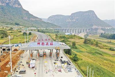 鹤辉高速公路出站口图片