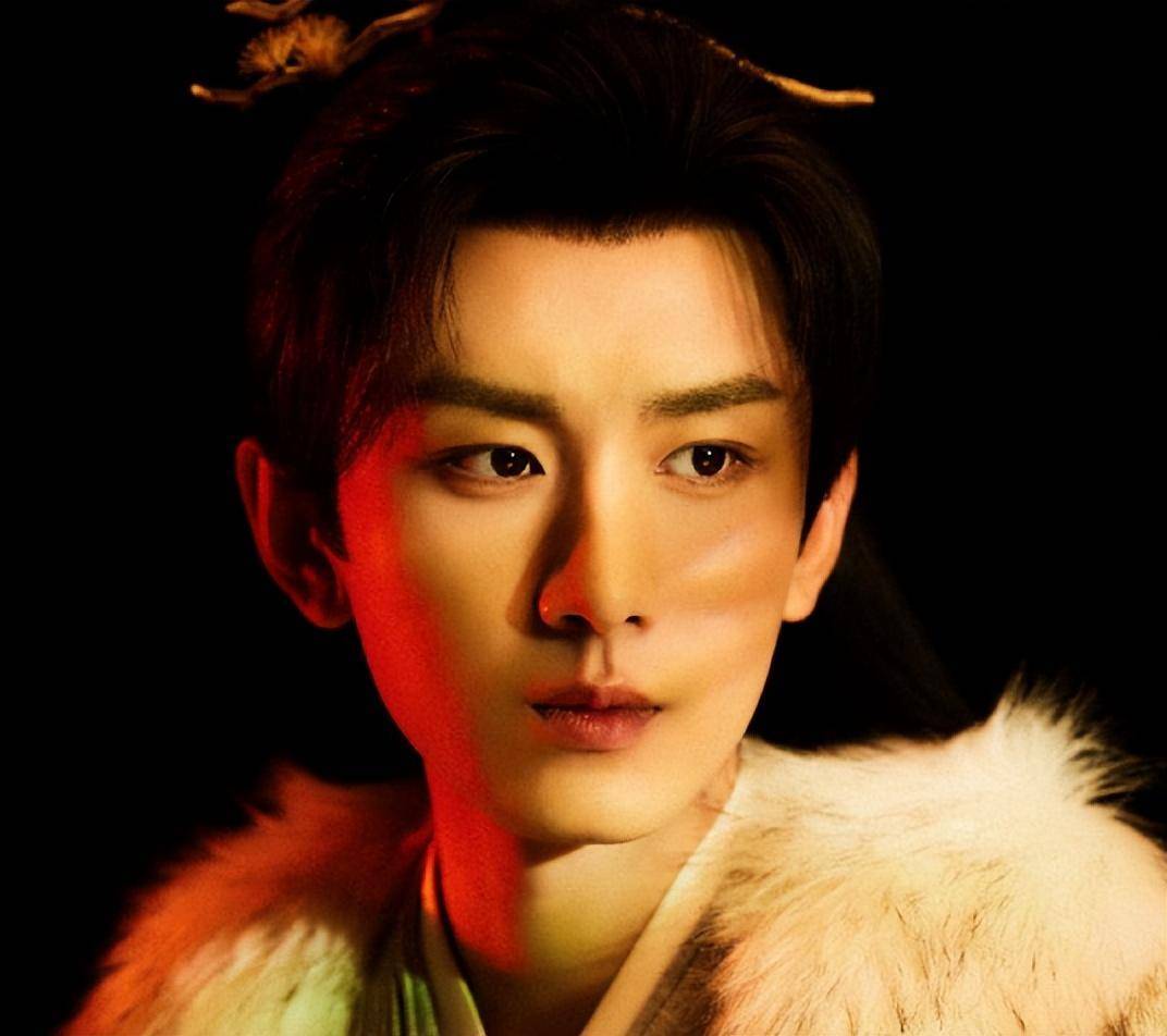 《不祥纹莲花楼》官宣，躲过成毅，我却被34岁的男三号冷艳了