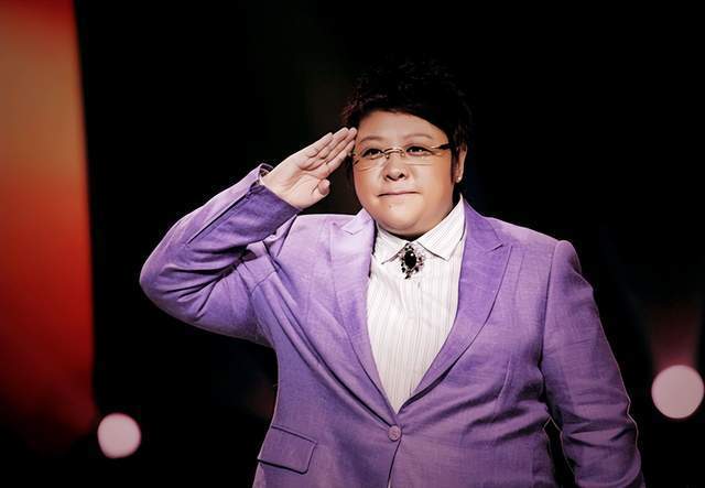 23年前因事故失去双亲的韩厚厚,被韩红领养后,如今过得怎么样了