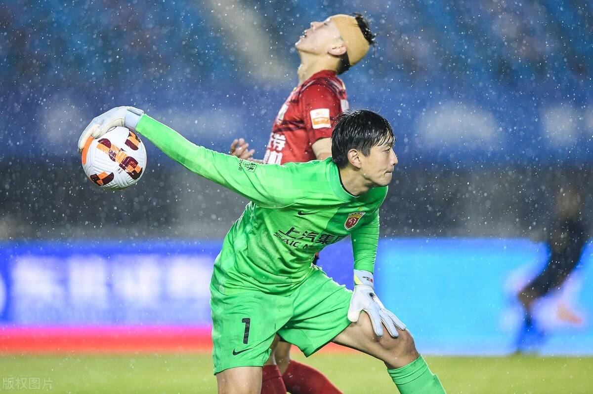 英超-阿森纳1-0进前4 门将失误奥巴梅扬破门 - 国际在线移动版