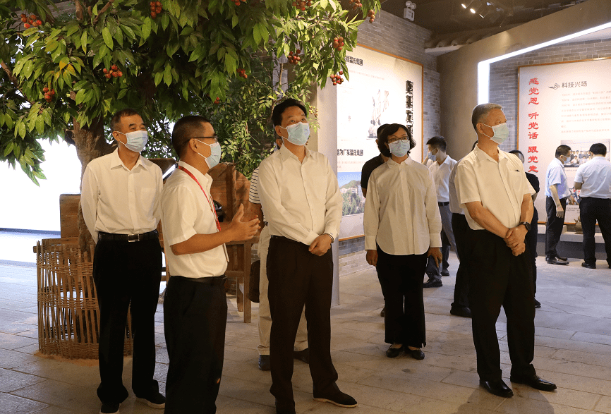 10月25日至26日,全国政协委员林武,岳世鑫,陈显国等组成提案调研组到