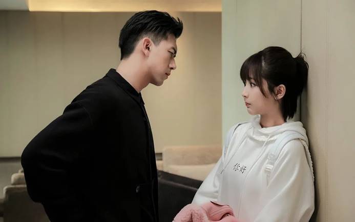 近日杨紫和李现官宣了_谢娜_何炅_友情