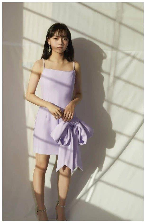 文淇晒出机场私服:"阔腿裤"要火了,显高又显瘦,胖妹子也能穿_衬衫