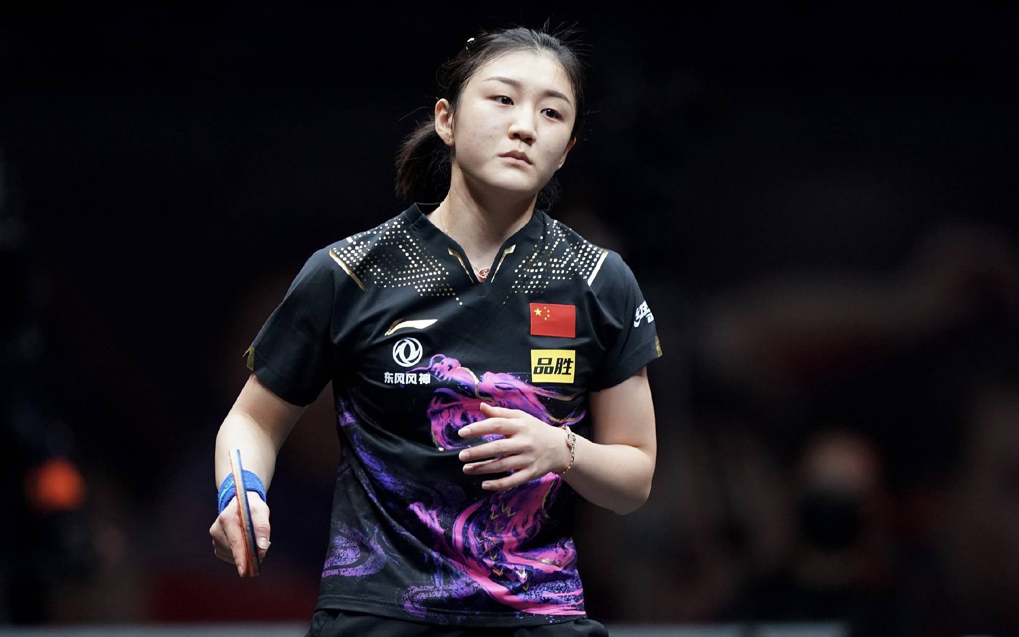 王曼昱被打得难以招架！国乒2大世界冠军出局，孙颖莎碾压进决赛