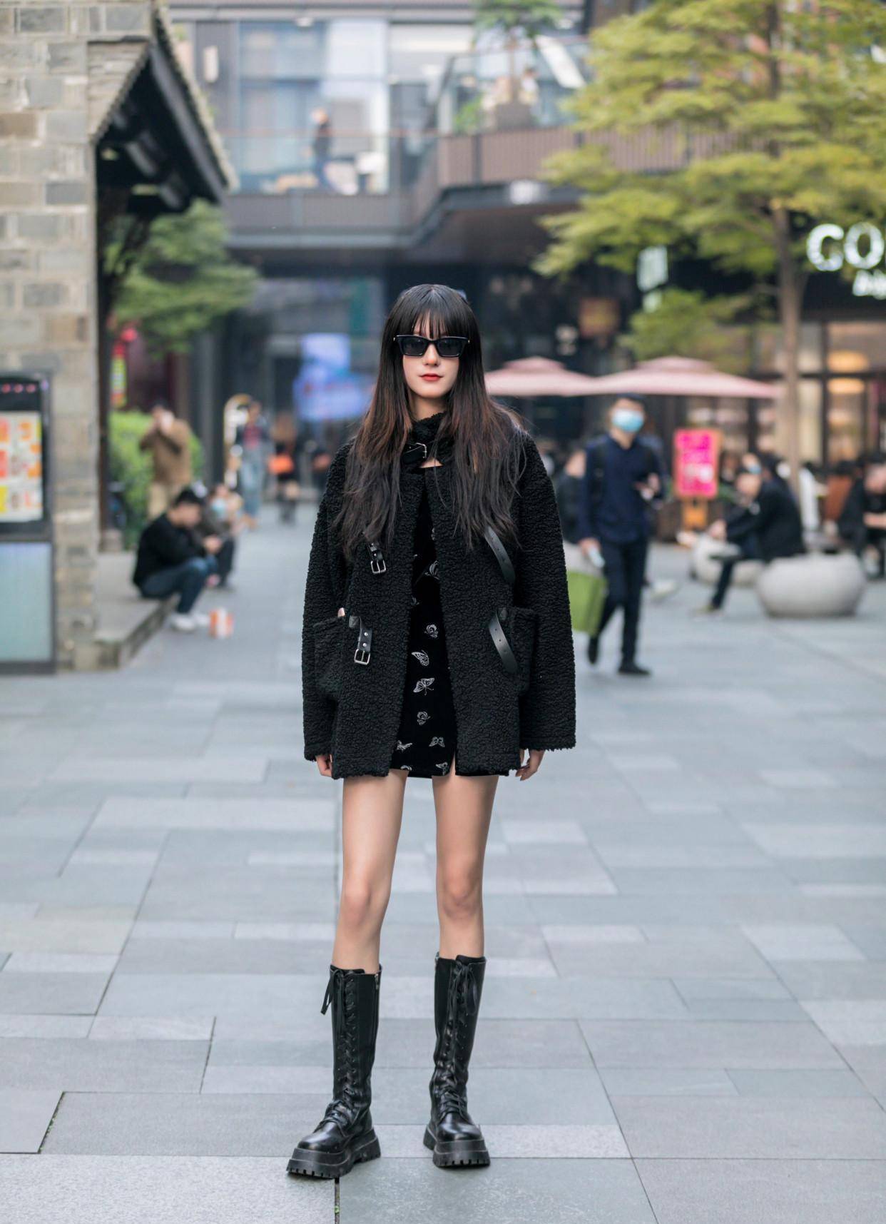 成都女生真会穿,用"上下法则"打造大长腿,比韩国女生时髦多了 _时尚