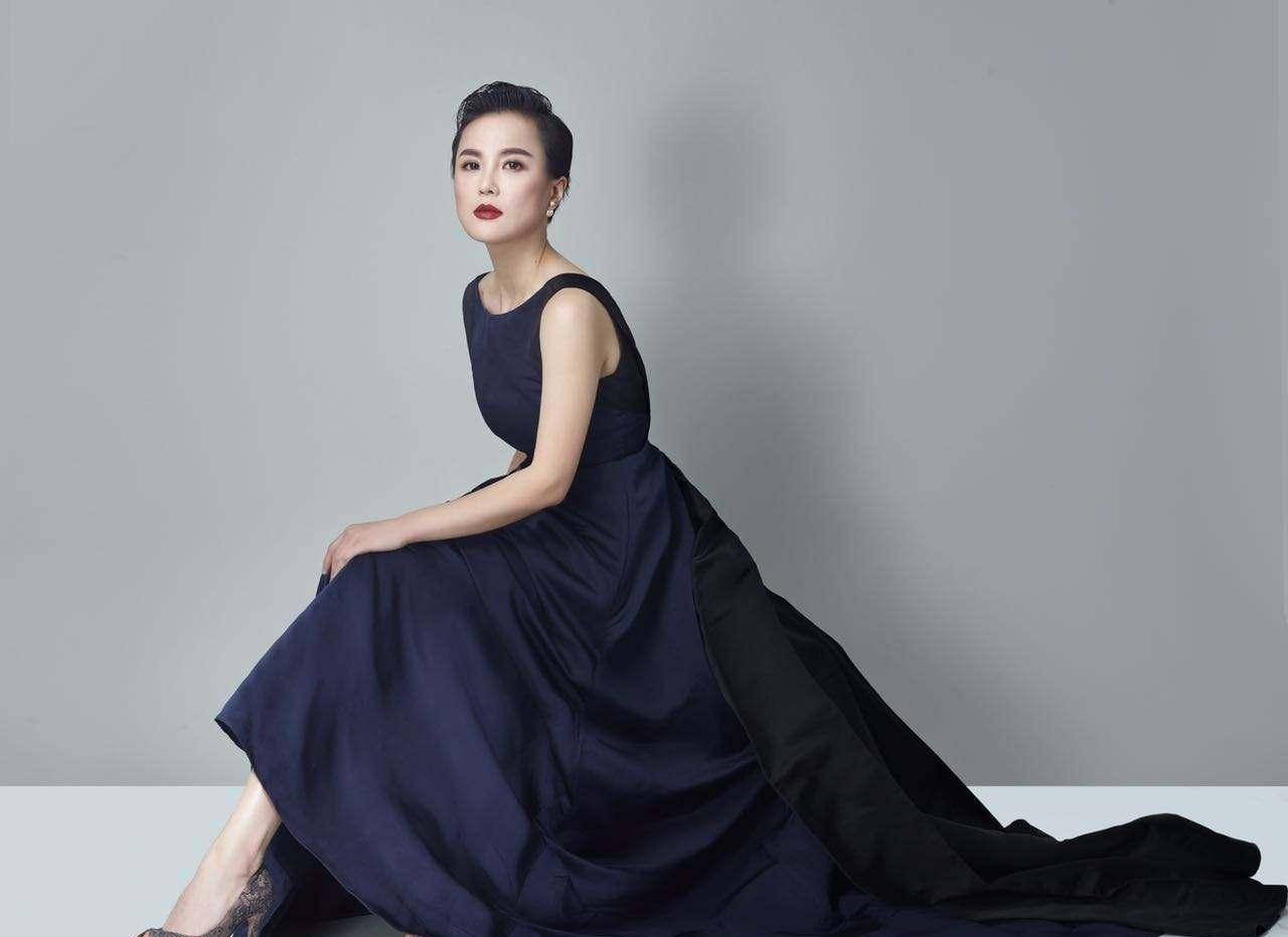 他是民歌王子,闪婚小12岁钢琴公主,王宏伟:我怕配不上人家_杨珊珊