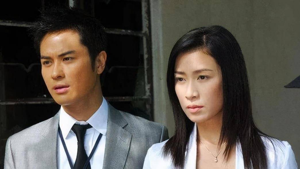 他的第三任女友是正当红的tvb当家花旦佘诗曼,而郑嘉颖虽然小有名气