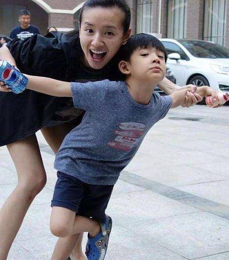对方系圈外人,两年前已生下二胎女儿_网友_事情_明星