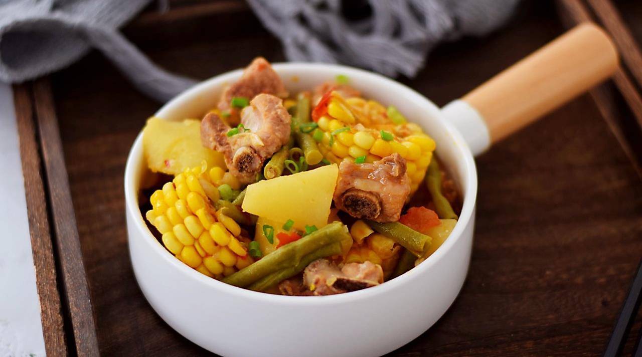 东北乱炖,食材丰富,百吃不腻