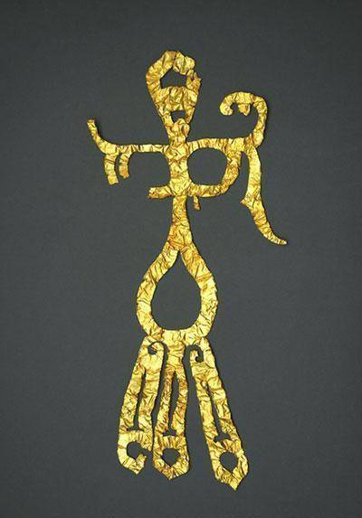 修复工作的继续,专家却发现它有翅膀,有尾巴,形似凤凰,是一件鸟形饰品