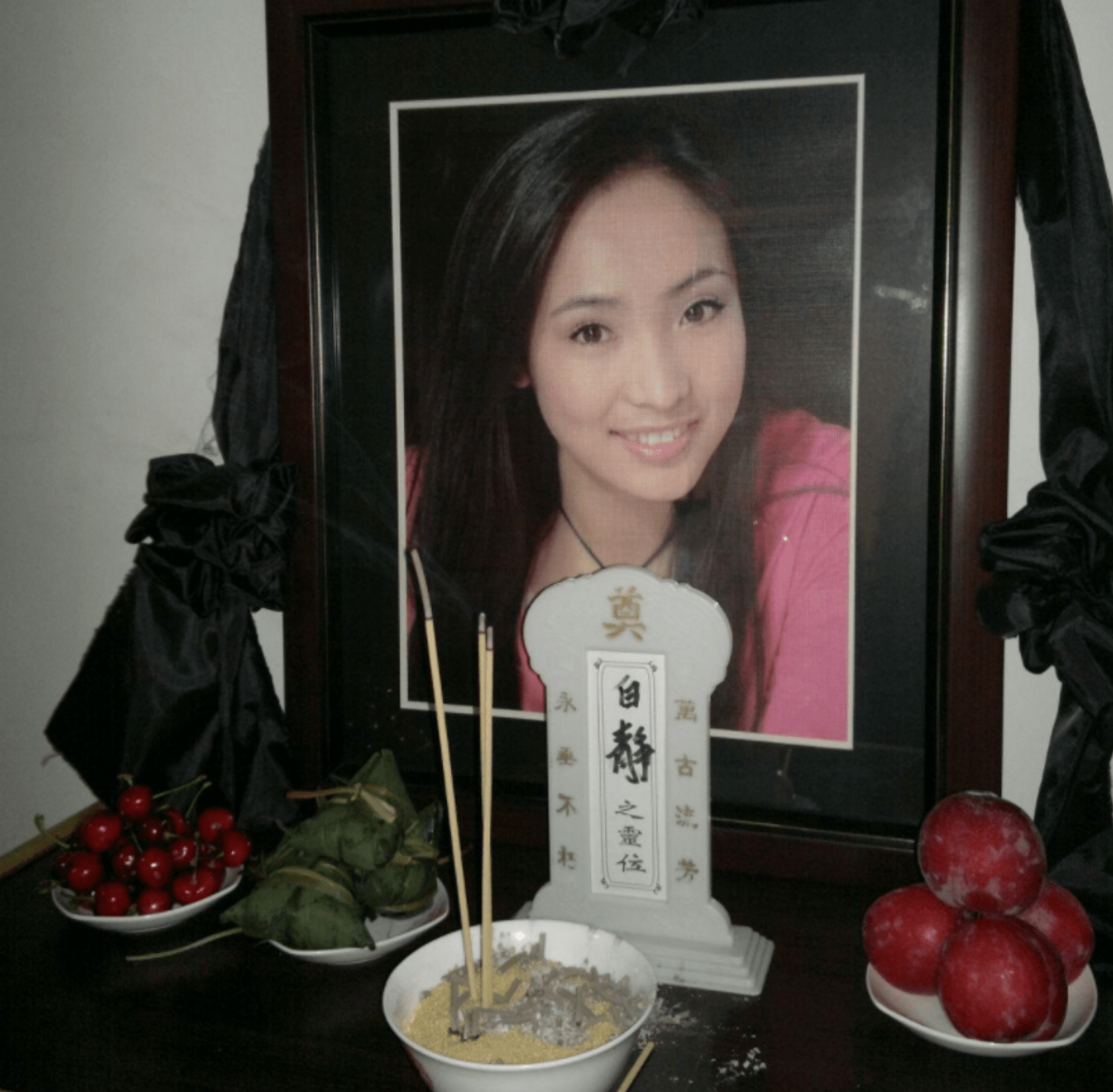 白静:24岁爆红,29岁被丈夫3刀索命,母亲为争遗产四处奔走_周成海_乔宇