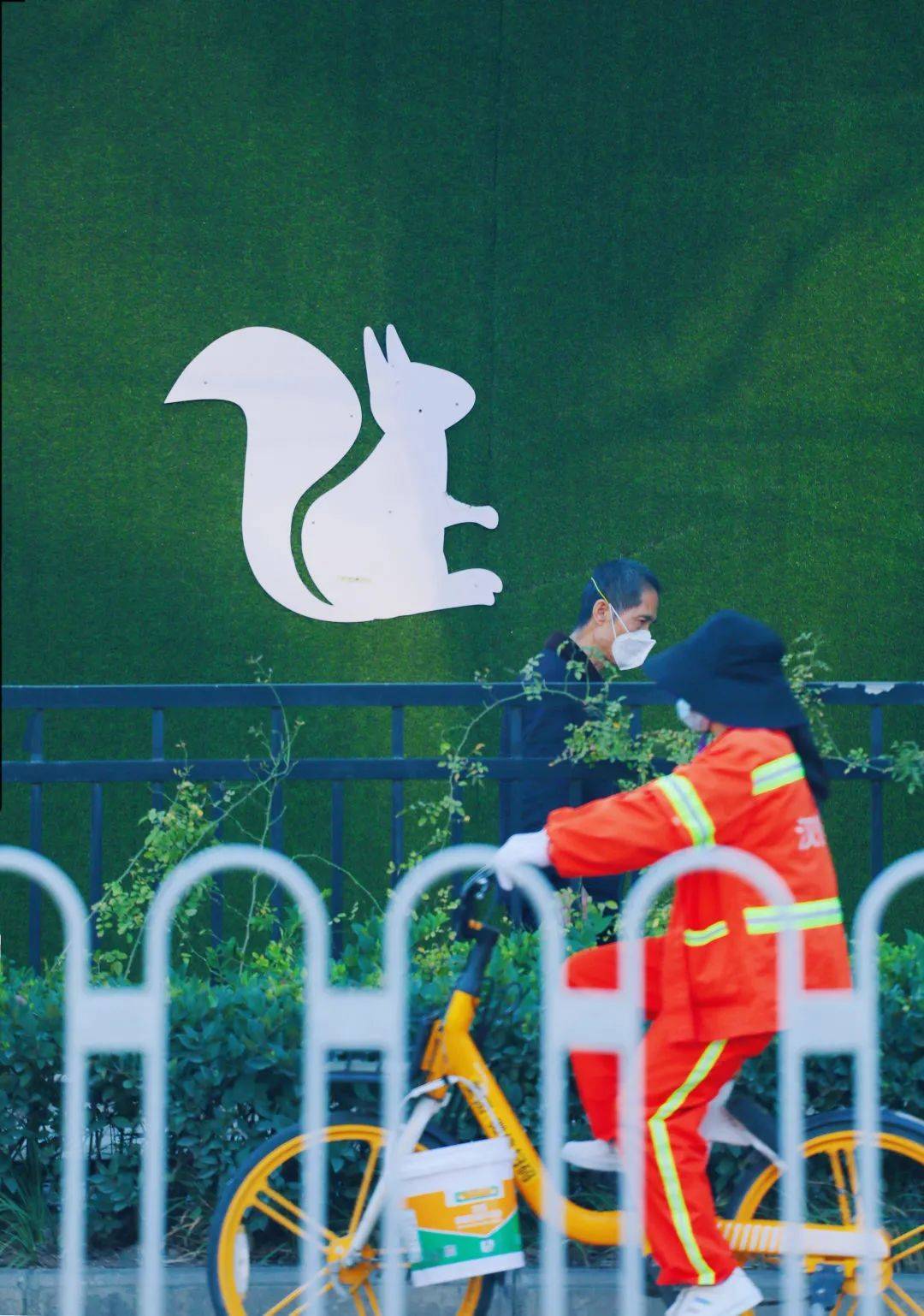 汉阳的武汉动物园改造施工围挡上有动物出没,你看到了吗?