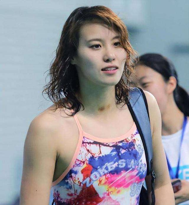 26岁傅园慧近况:身价千万却无缘国家队,路走错了便很难回头_游泳_仰泳