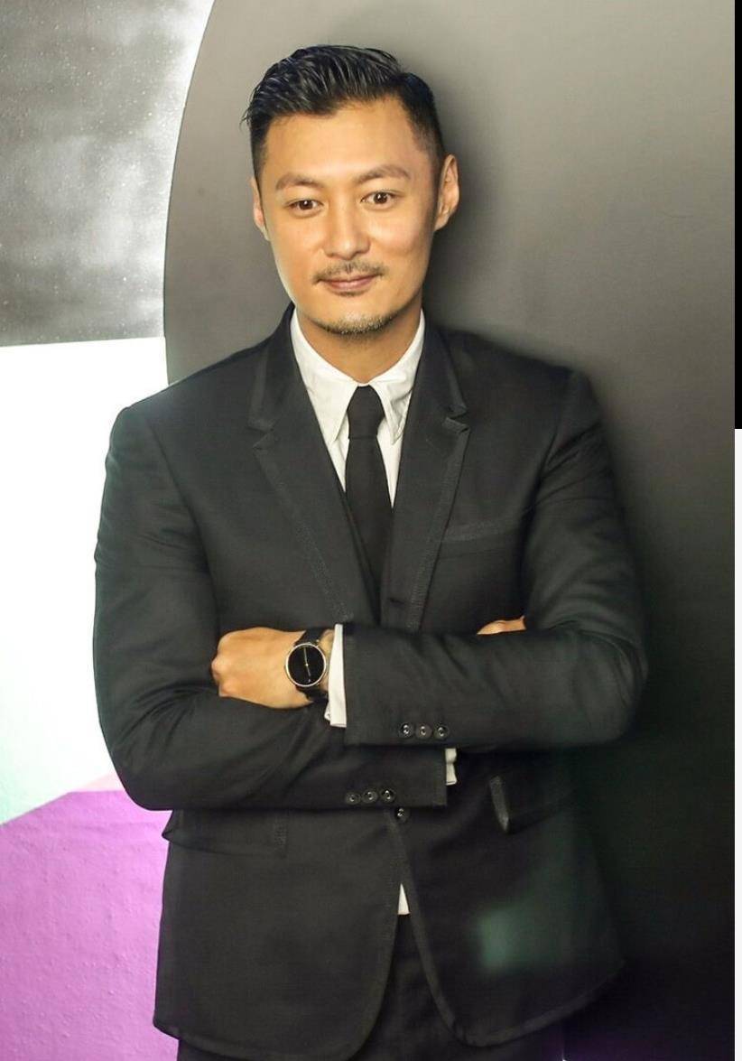 为庆祝40岁生日,余文乐拍卖20年艺术收藏做慈善,获老婆力挺_生活_纪录