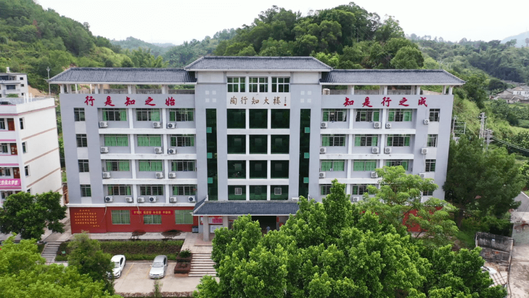 百侯中学:改善教学"硬环境" 提升教学"软实力" 莘莘学子筑梦起航_生活