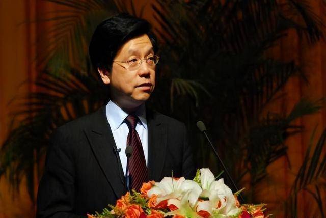 毅然拒绝美国,把864家公司带回祖国,只为告知世界:我是中国人_李开复