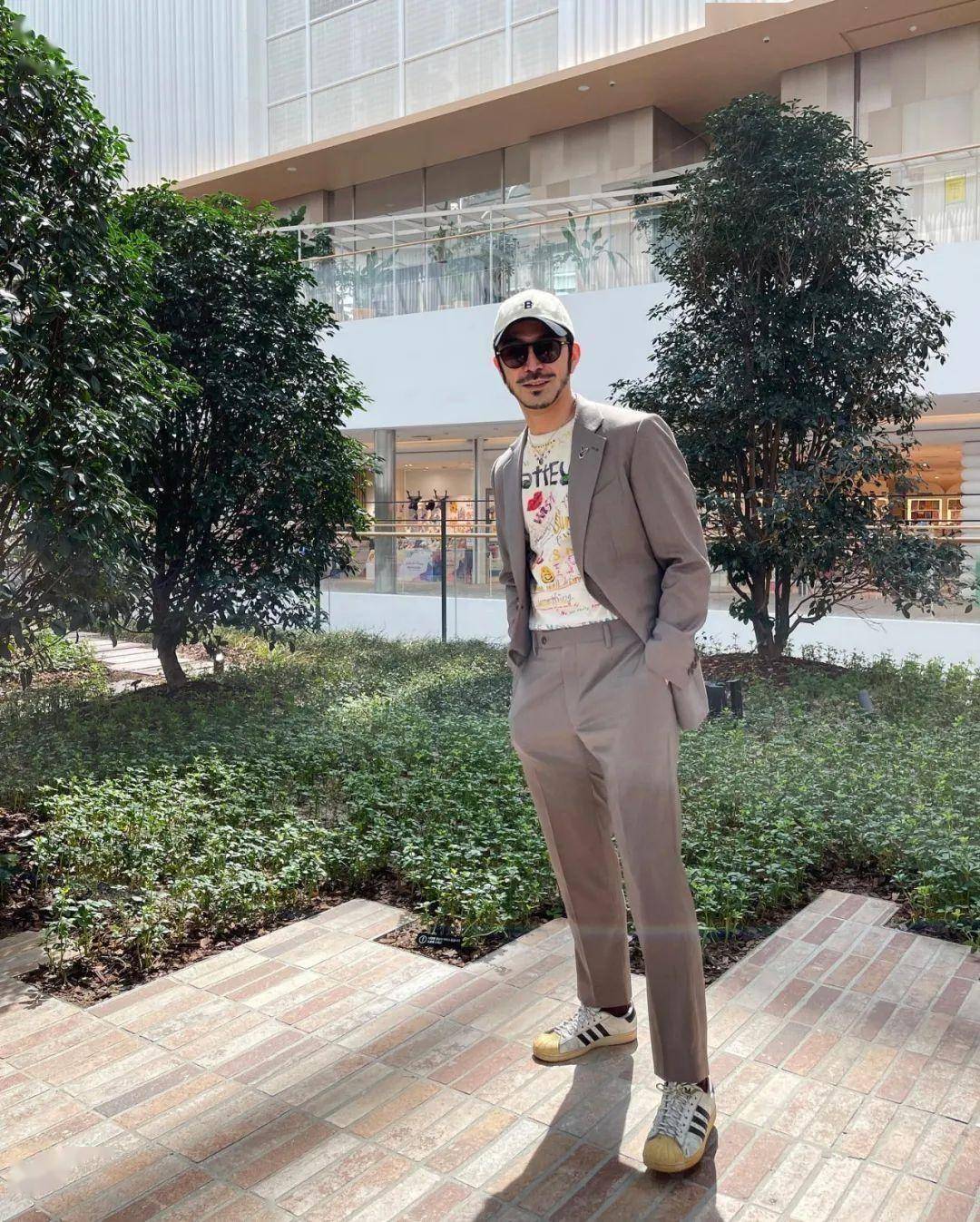 这位41岁韩国大叔的西装穿搭,不仅性感还迷人_造型_西裤_配饰