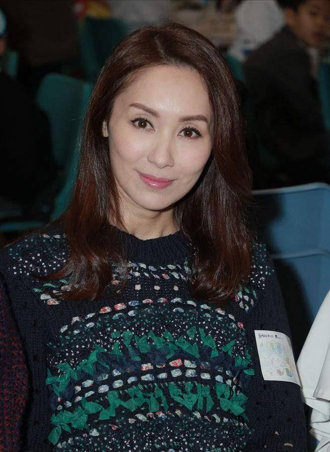 尤其是在当初的《刑事侦缉档案》中,郭可盈饰演的高婕直接成为了一代