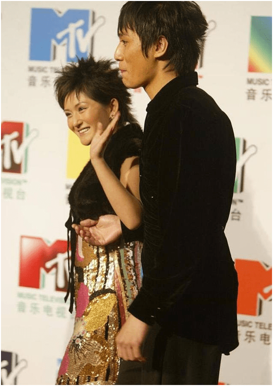 这10对明星情侣,永远让人"意难平"_侯佩岑_刘烨_时候