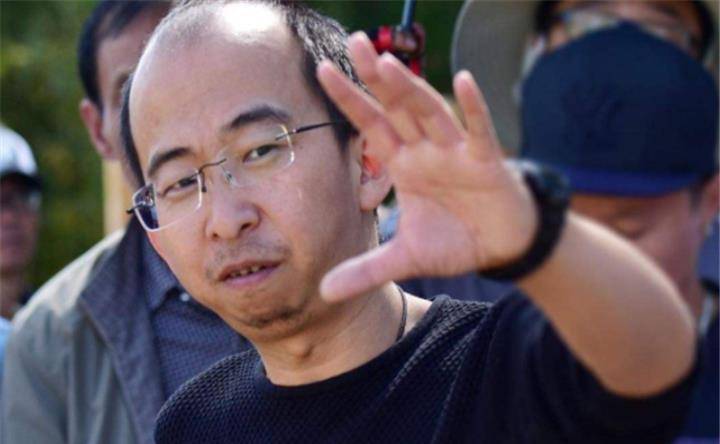 他头大脸小奇丑无比,当代娄阿鼠巨兴茂自演自导本色人生逆袭大戏_命运